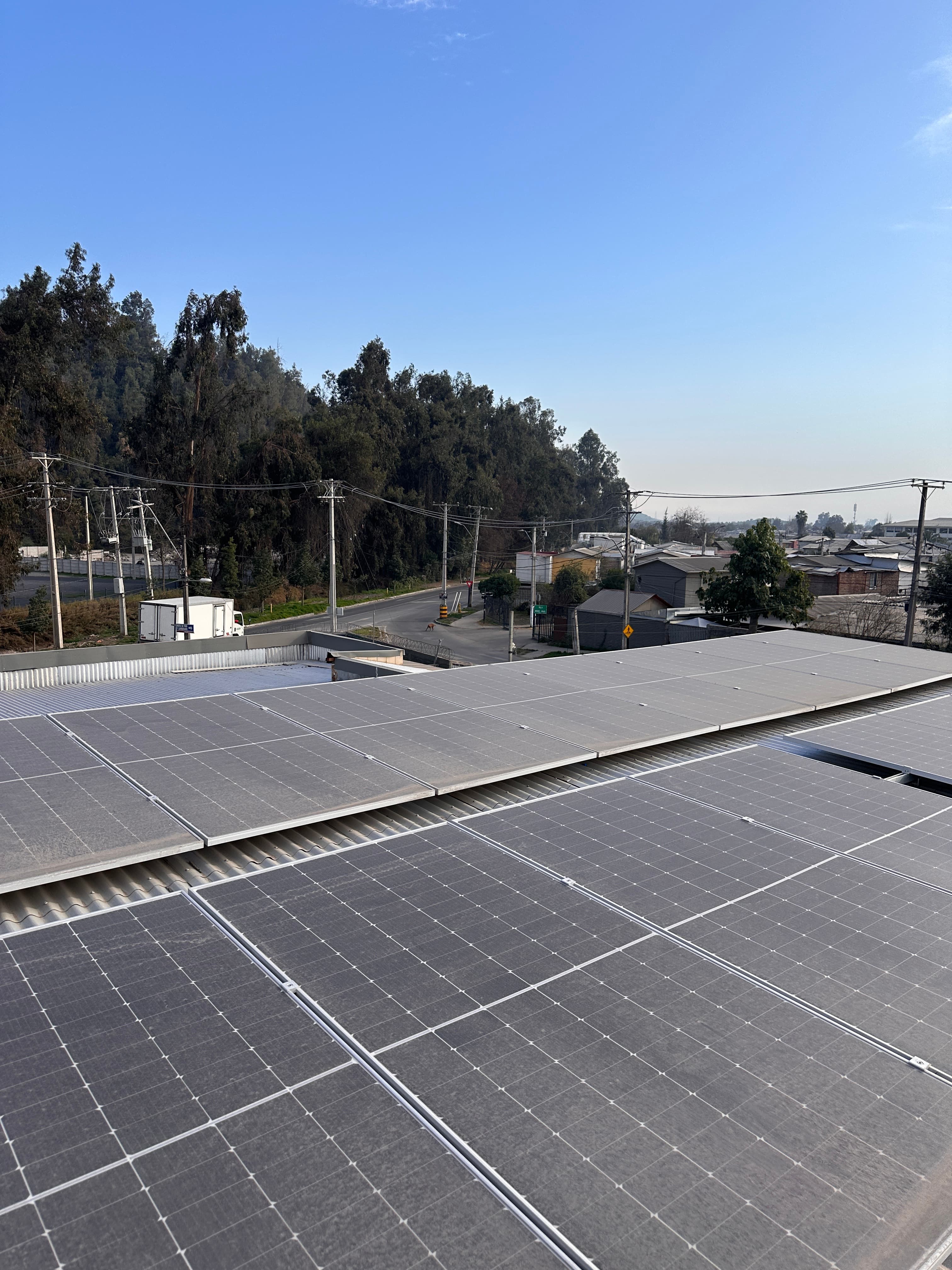 Sistema fotovoltaico trifásico para panadería